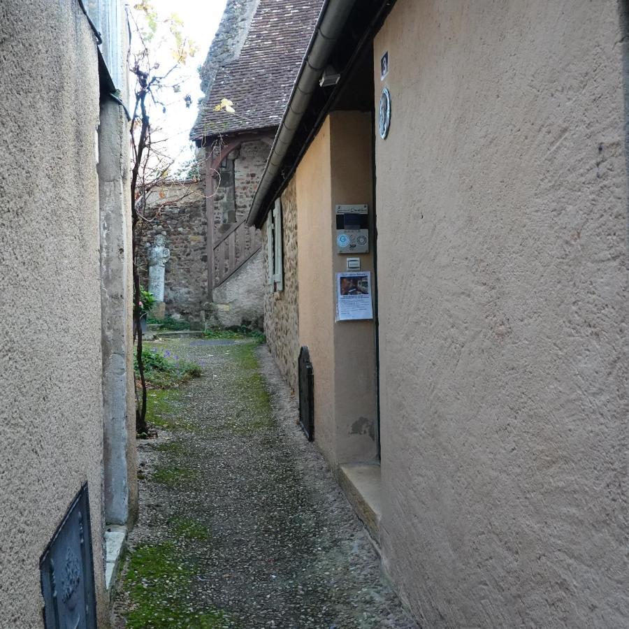 Appart' De La Collegiale Bourbon-Lancy Exterior photo